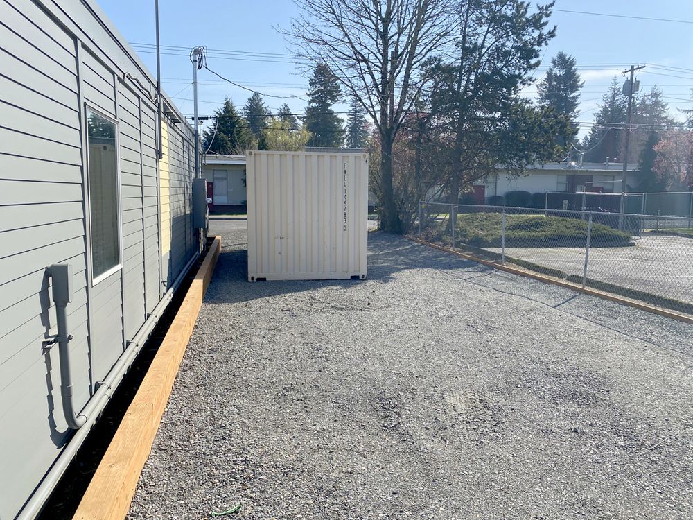 NEWLY REMODELED MEDICAL &/OR OFFICE SPACE: 800 SE 181st Ave, Portland, OR 97233